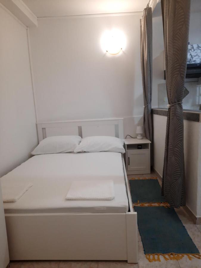 Apartmani Ana-Lora Lopar Exteriér fotografie