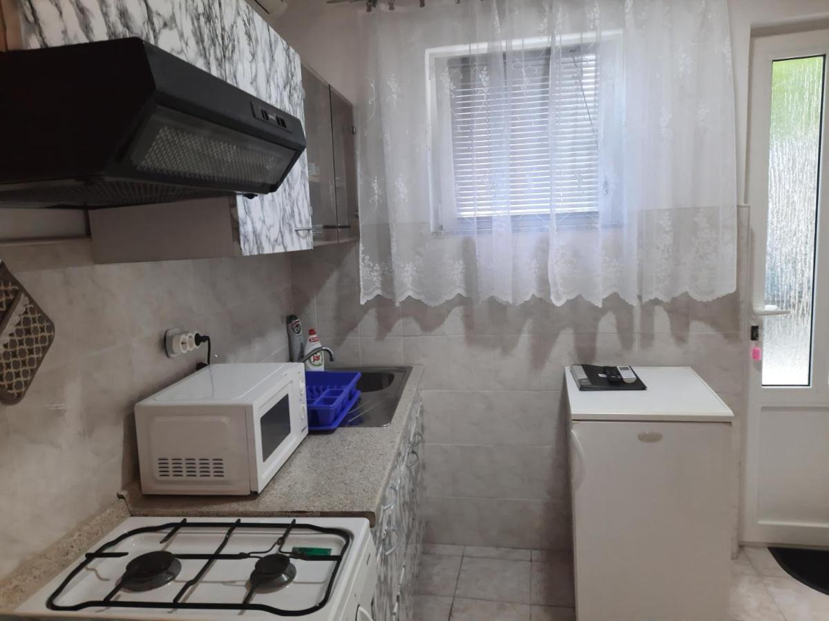 Apartmani Ana-Lora Lopar Exteriér fotografie