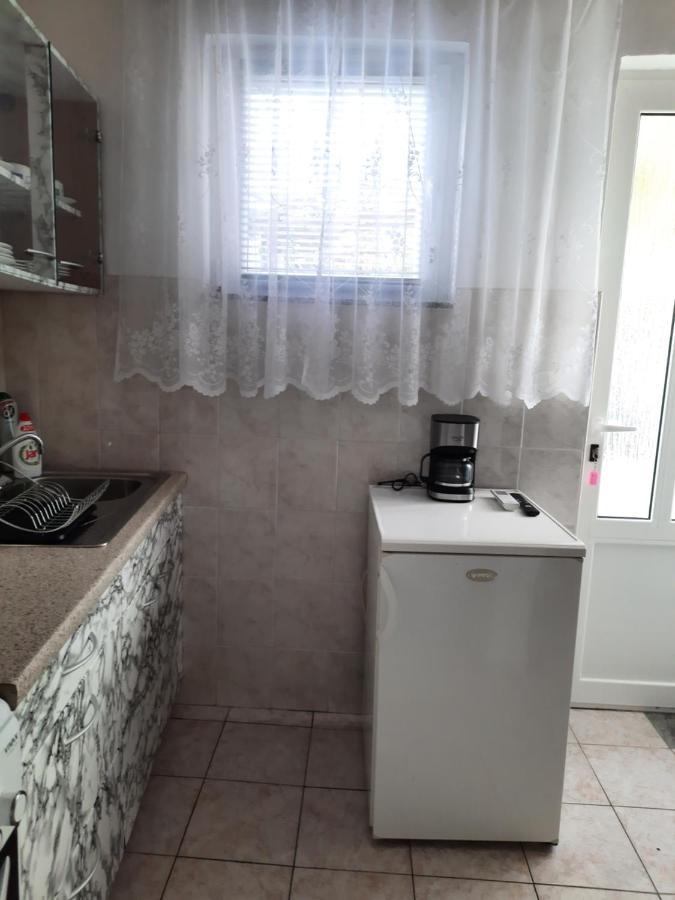 Apartmani Ana-Lora Lopar Exteriér fotografie