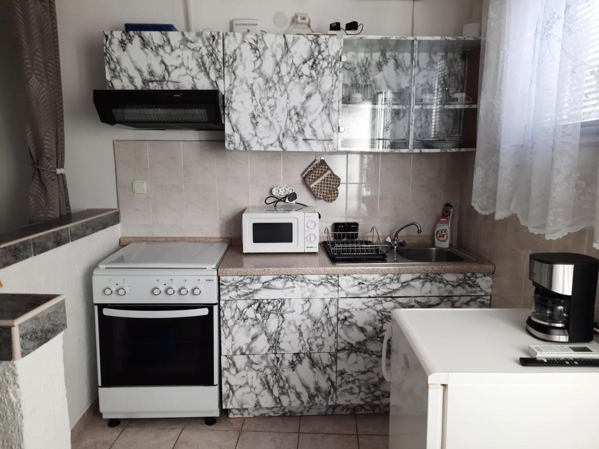 Apartmani Ana-Lora Lopar Exteriér fotografie