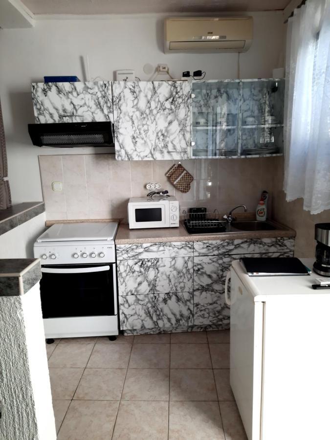 Apartmani Ana-Lora Lopar Exteriér fotografie